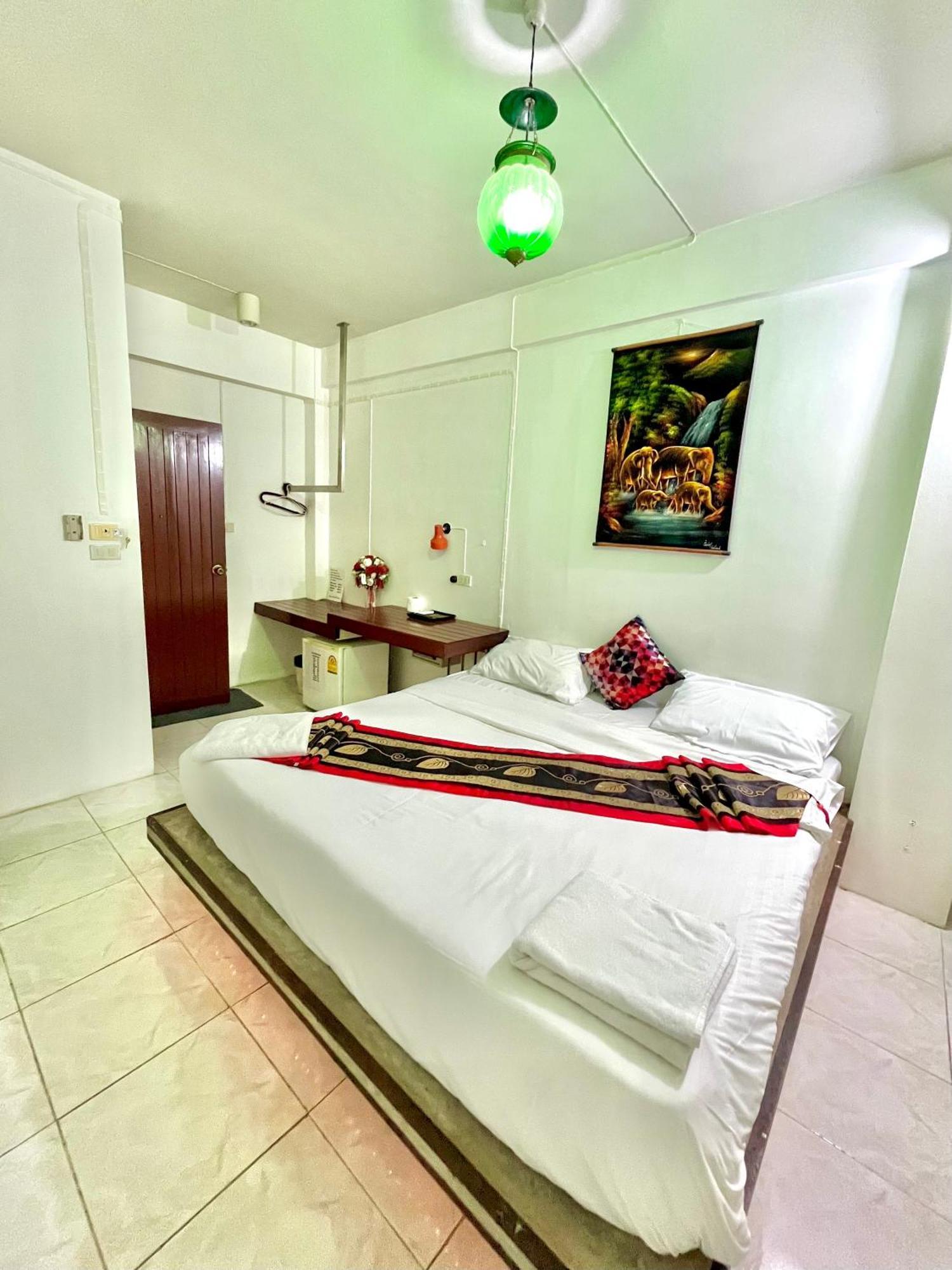 Sea Beach Paradise Patong Bagian luar foto