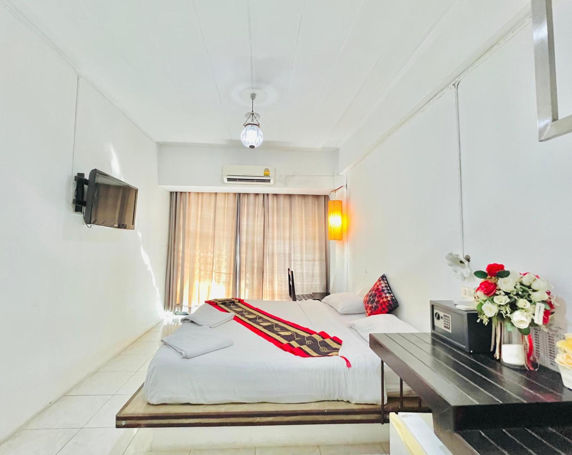 Sea Beach Paradise Patong Bagian luar foto